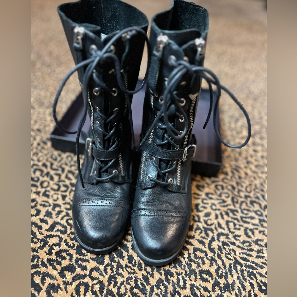 Aldo Combat Boots Womens 7.5 Black Leather Round Toe Buckle